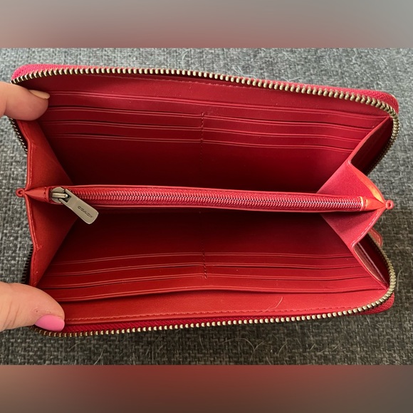 Authentic buffalo plaid Coach large accordion zip wallet - Picture 3 of 4